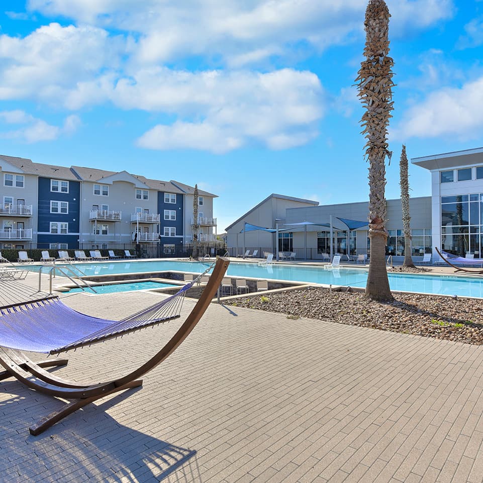 SMTX-Pool-Area—Hammock